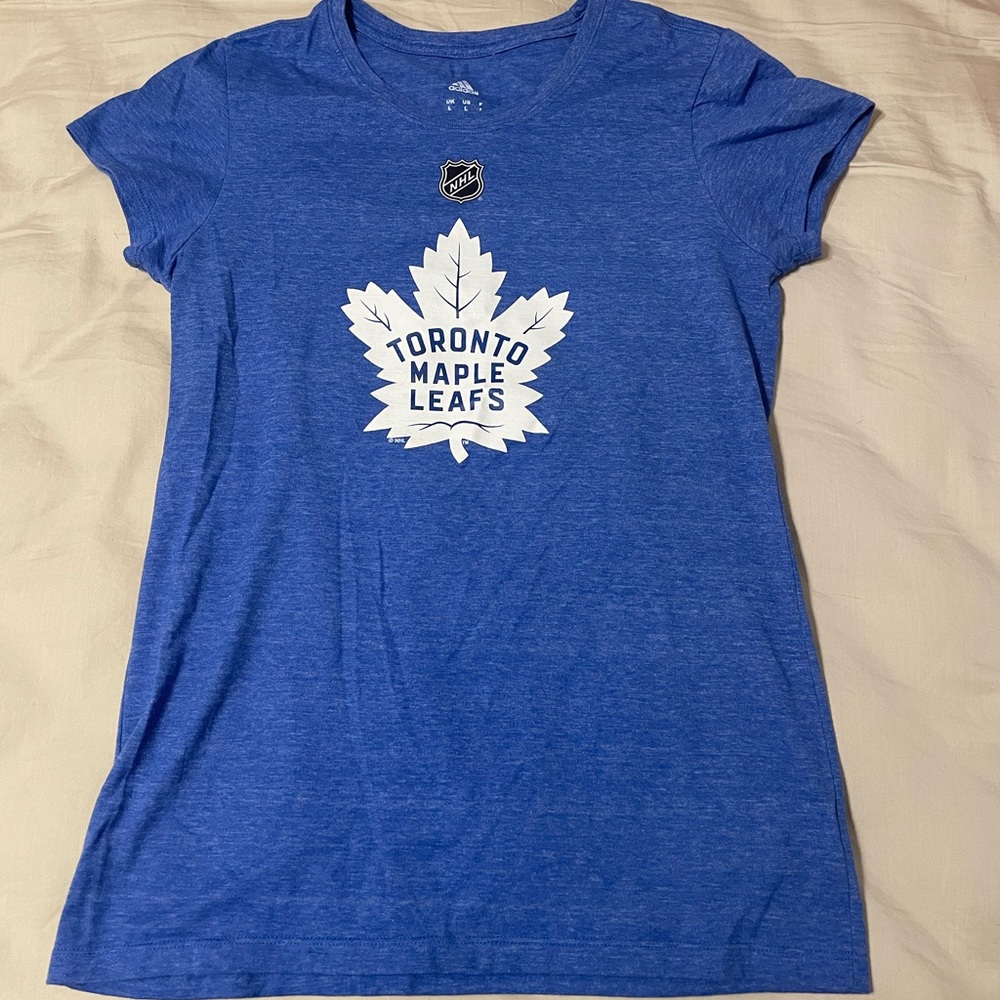 Toronto maple leafs hockey tshirt